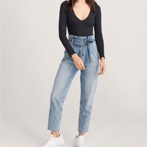 ABERCROMBIE | High Rise Paper Bag Waist Mom Jeans | 4 | 27s